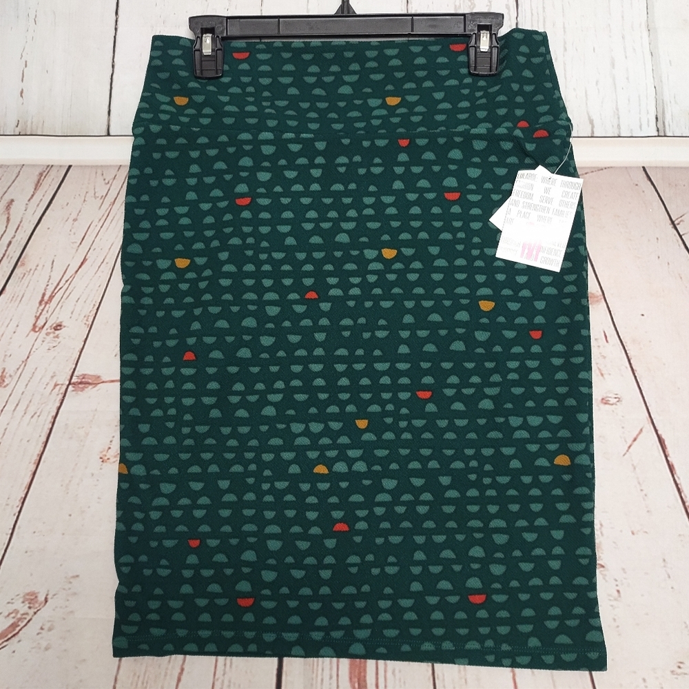 Medium LuLaRoe Cassie Skirt